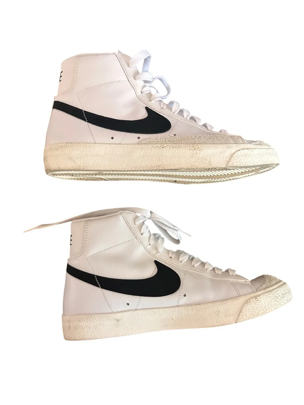 Women’s Nike Blazer Mid '77 High top Vintage white/black colorway.  Size 7